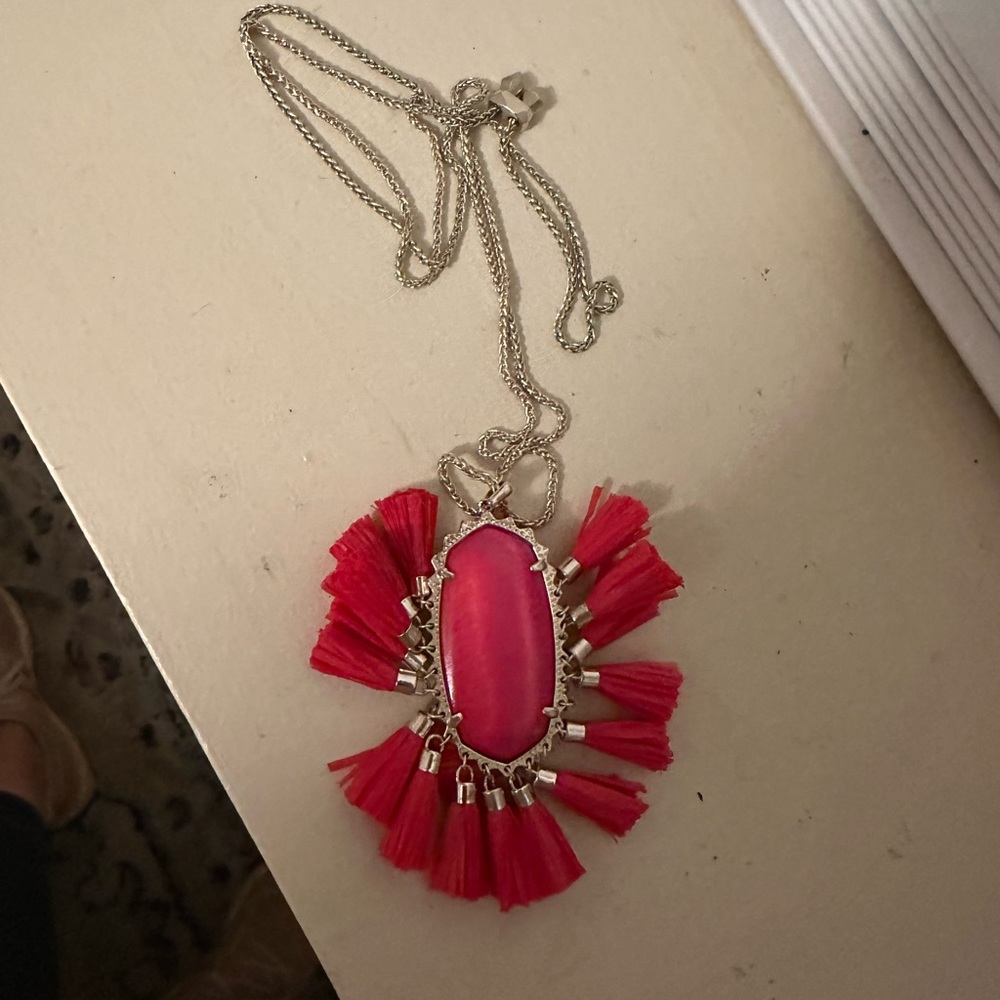 Kendra Scott necklace